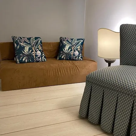 Paola Colosseum Iii Rom