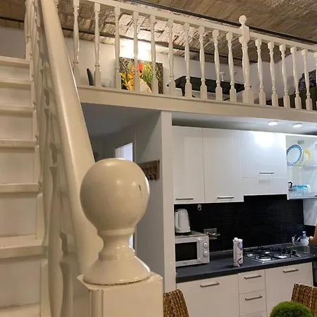 Paola Colosseum Iii * Rom