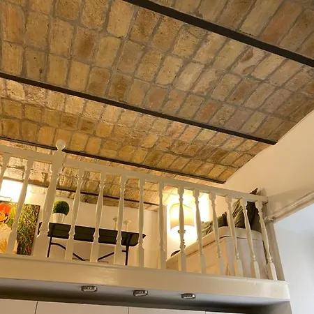 Paola Colosseum Iii * Rom